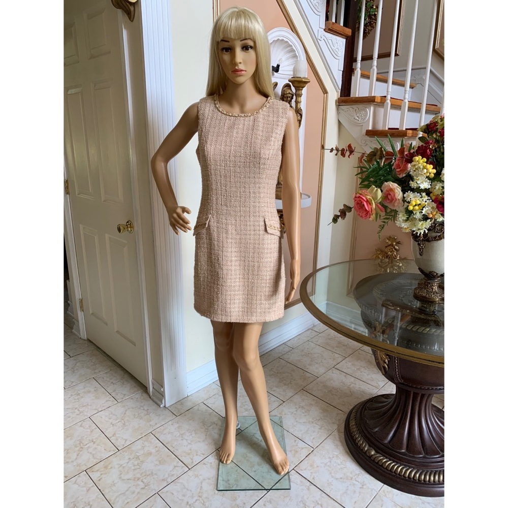 Classy Chanel-vibe beige tweed dress